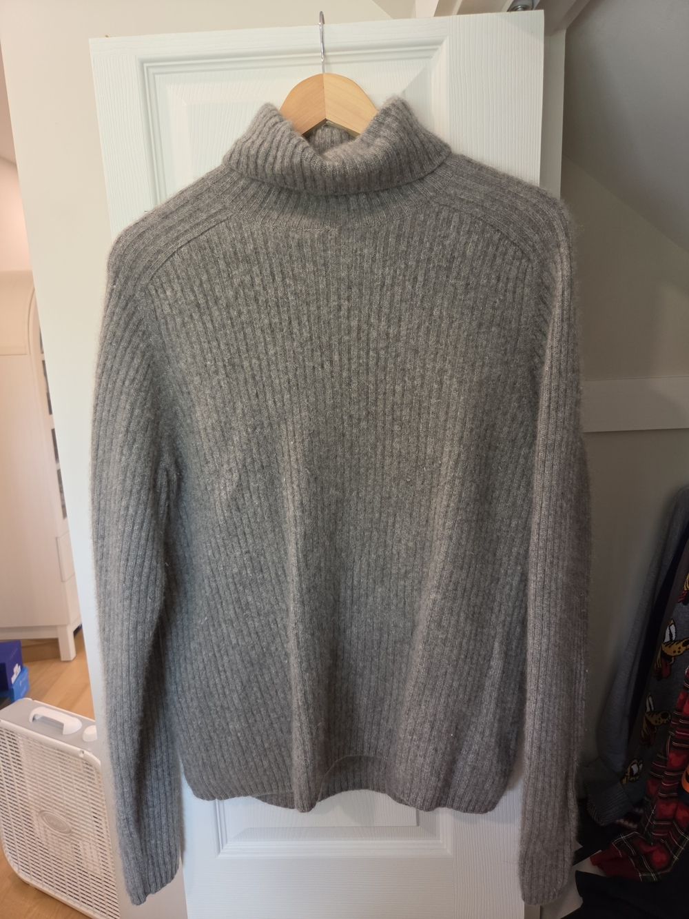 Club Monaco Cashmere Gray Turtleneck Sweater